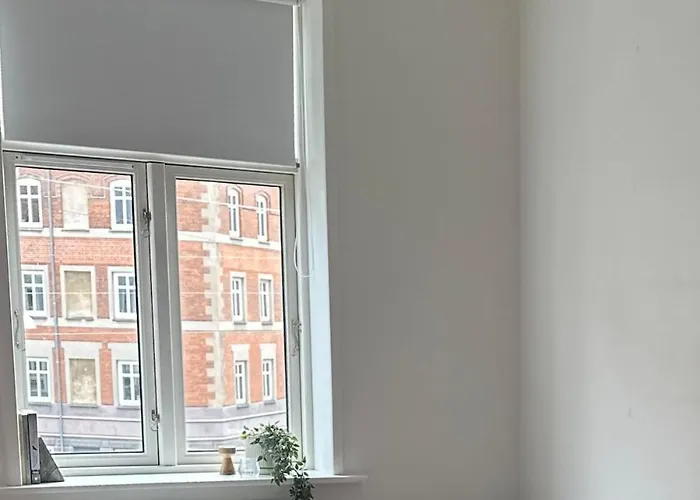 Center With Balcony And Private Parking