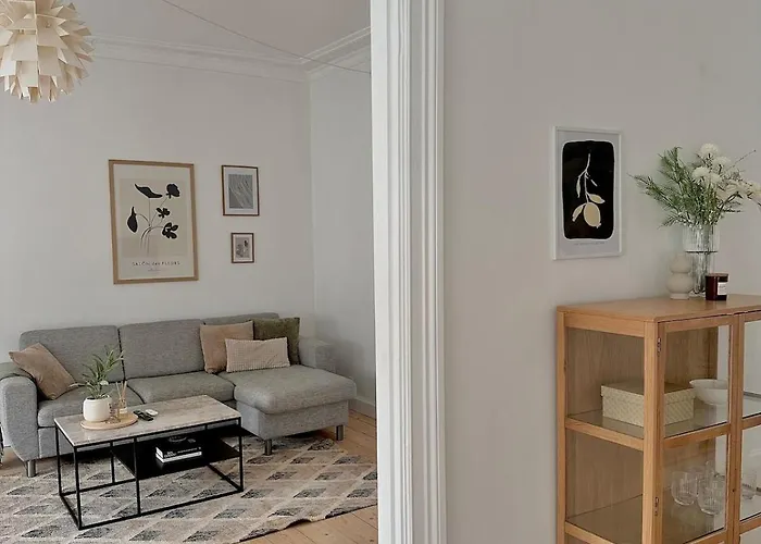 Center With Balcony And Private Parking Aalborg